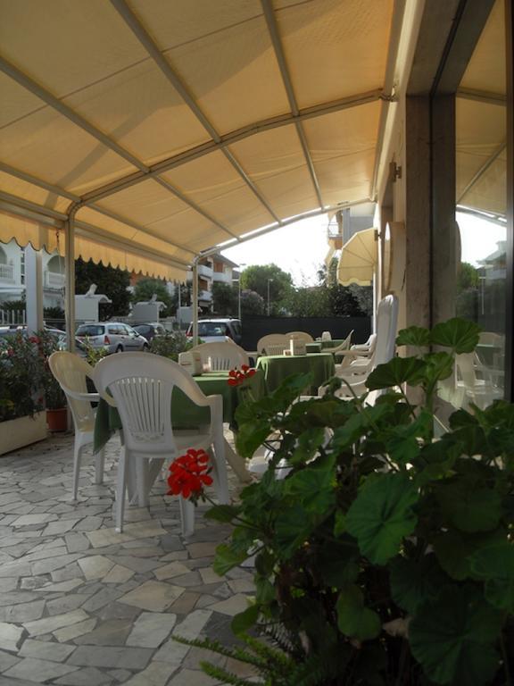 Hotel Ferrara San Benedetto del Tronto Exterior foto