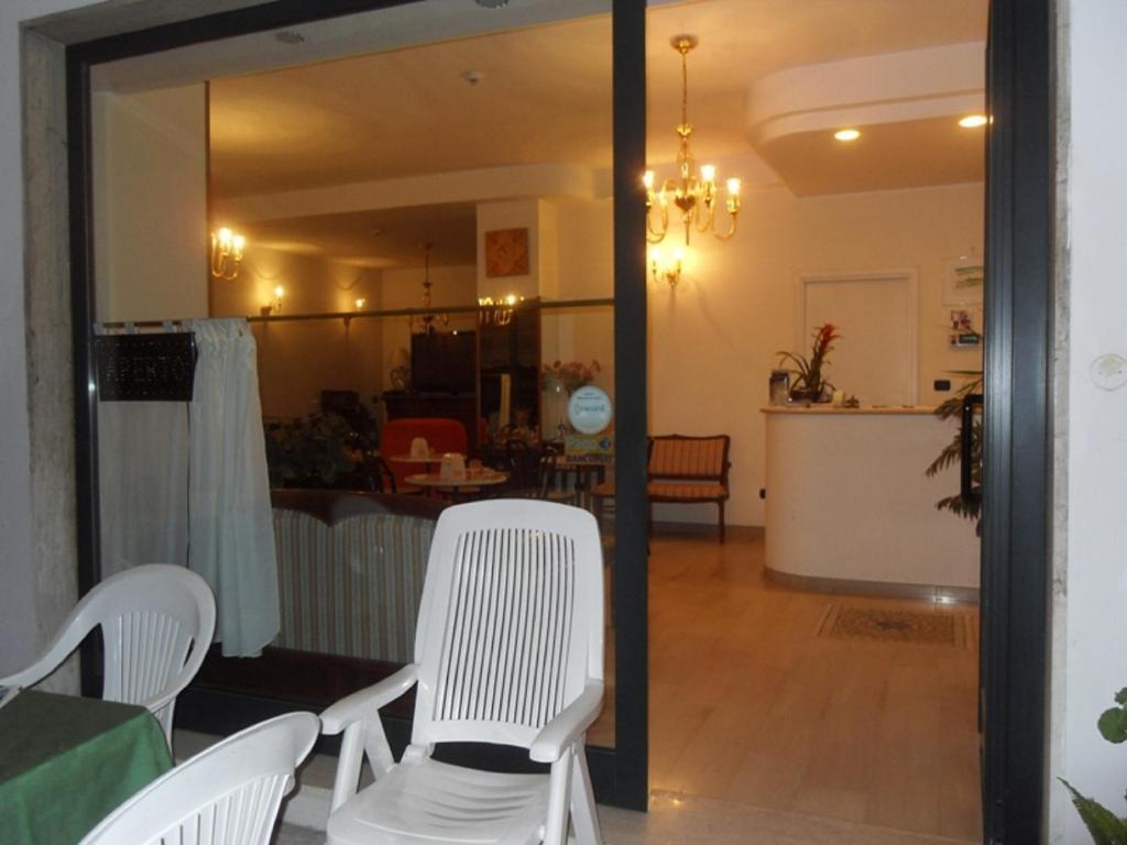 Hotel Ferrara San Benedetto del Tronto Exterior foto