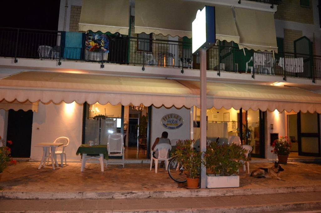 Hotel Ferrara San Benedetto del Tronto Exterior foto